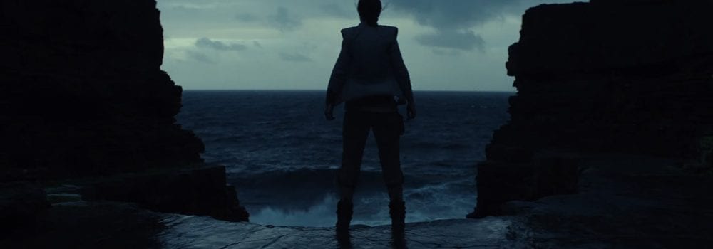 Scena del film "Star Wars-The Last Jedi" che hanno potuto vedere comodamente i possessori dell'abbonamento uci cinema porta di roma.